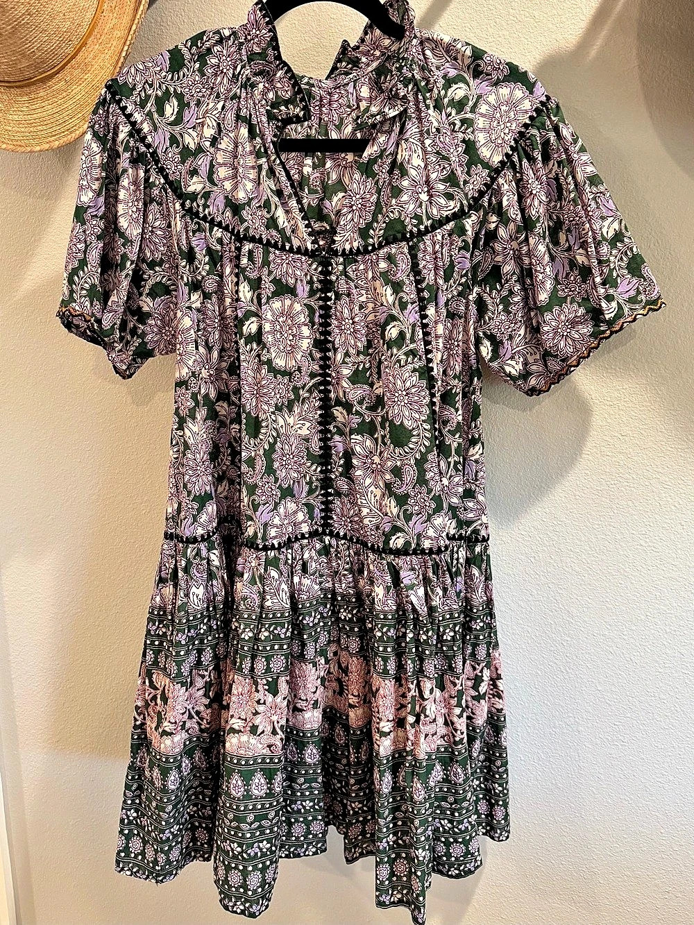 Floral Mini Dress in Dark Green & Pink Like New. Game day.